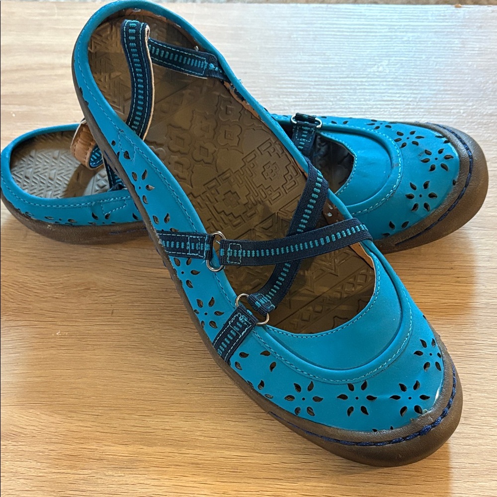 MukLuks Teal Women's Casual Mary Jane Flats with Strappy Detail